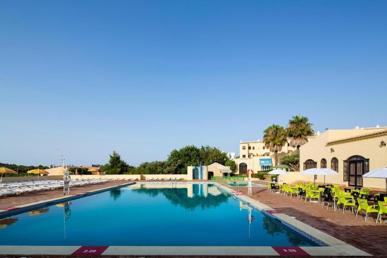 Lovely One Bedroom Apartment In Alvor Exterior photo